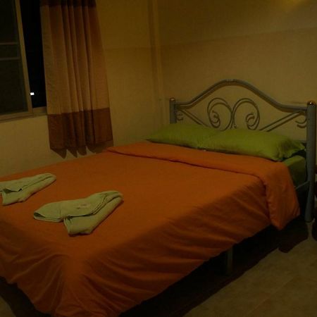 Hotel Tanyahouse à Chiang Rai Extérieur photo