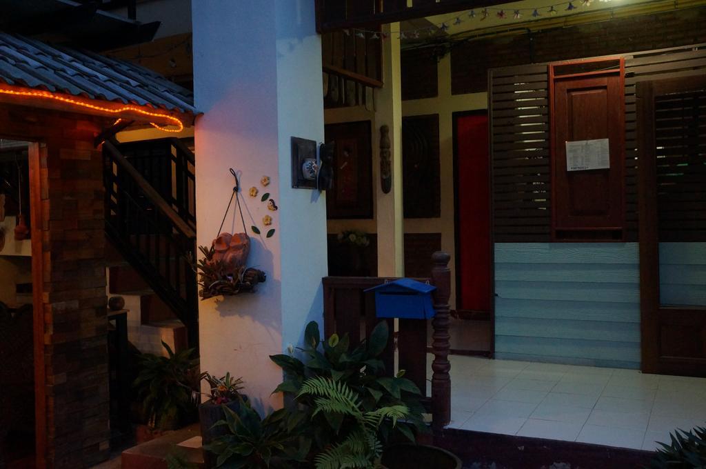 Hotel Tanyahouse à Chiang Rai Extérieur photo