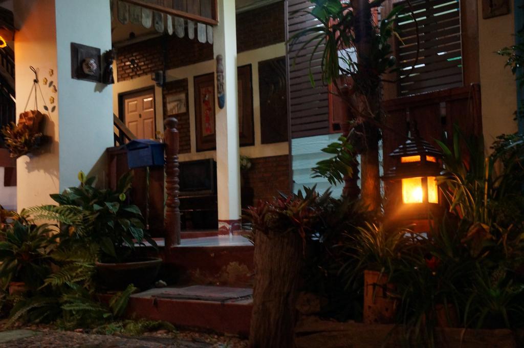 Hotel Tanyahouse à Chiang Rai Extérieur photo